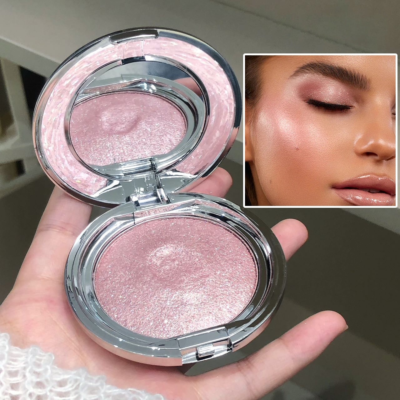 Glow Goddess Highlighter – Intense Shine & Long-Lasting Radiance for Face and Eyes
