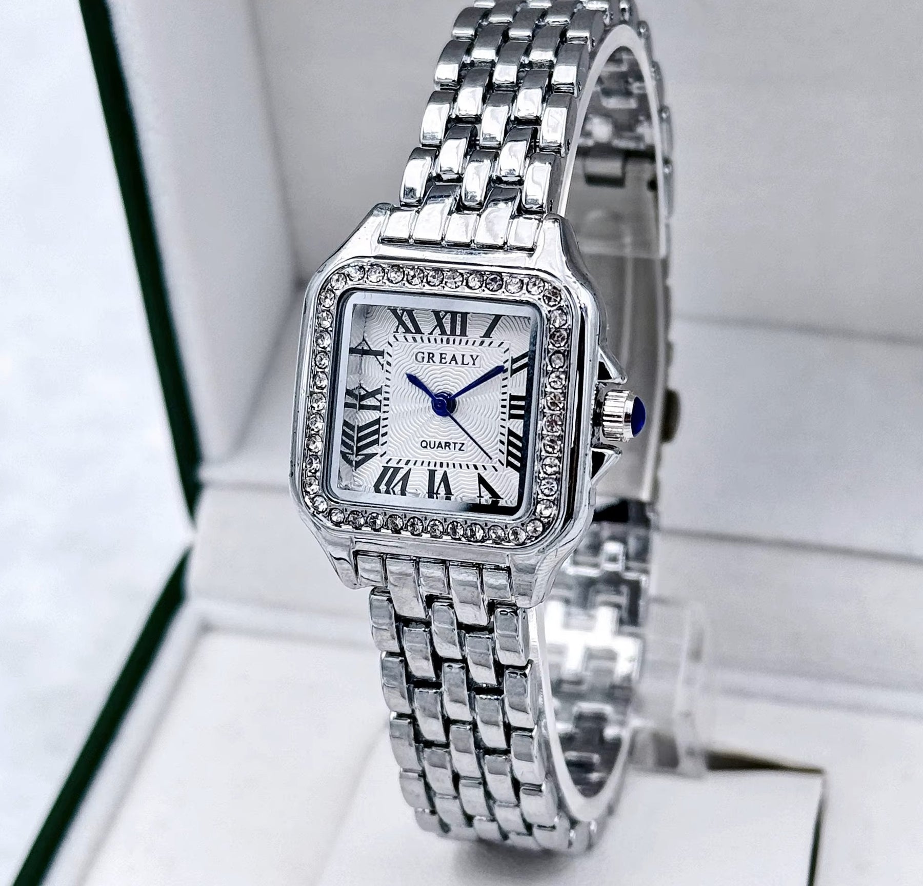 GREALY Vintage Luxury Women’s Watch